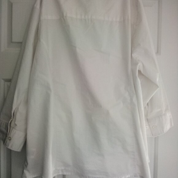 Women's Button Down White Shirt By: Basic Editions Size: 2X New - Picture 4 of 7